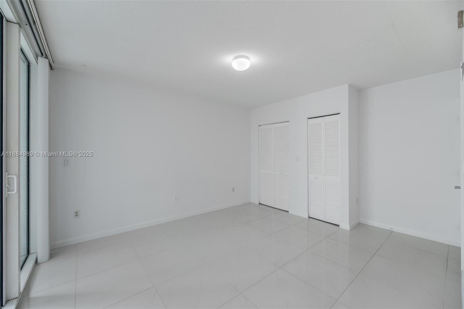 31 SE 5th St #1510, Miami FL 33131