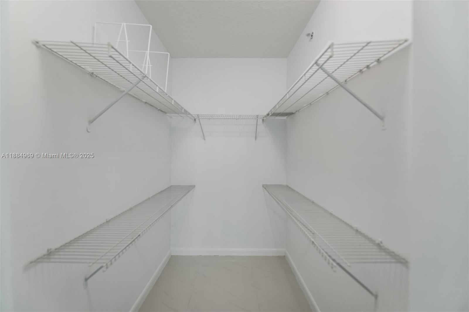 31 SE 5th St #1510, Miami FL 33131