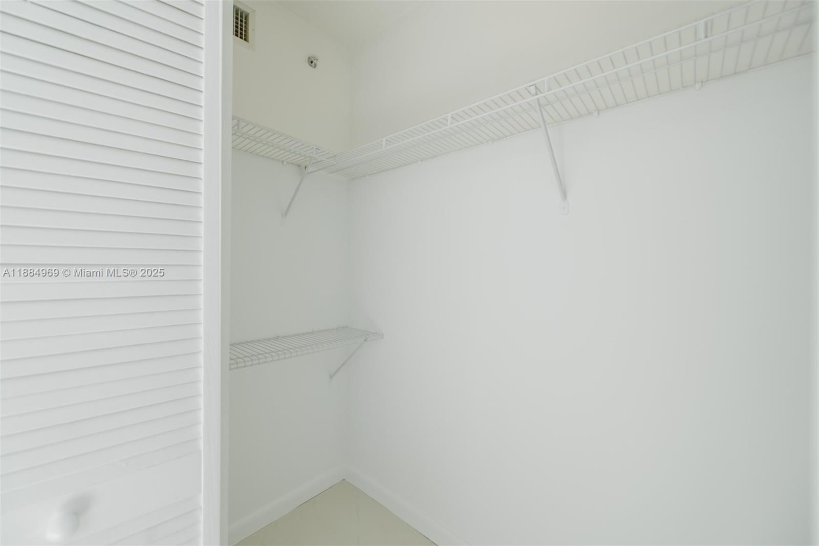 31 SE 5th St #1510, Miami FL 33131