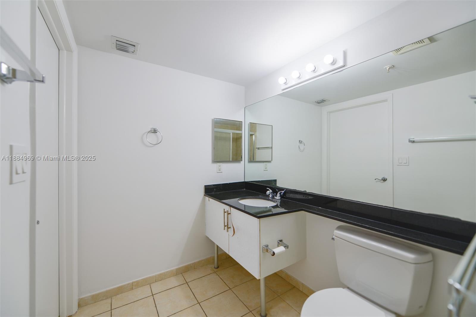 31 SE 5th St #1510, Miami FL 33131