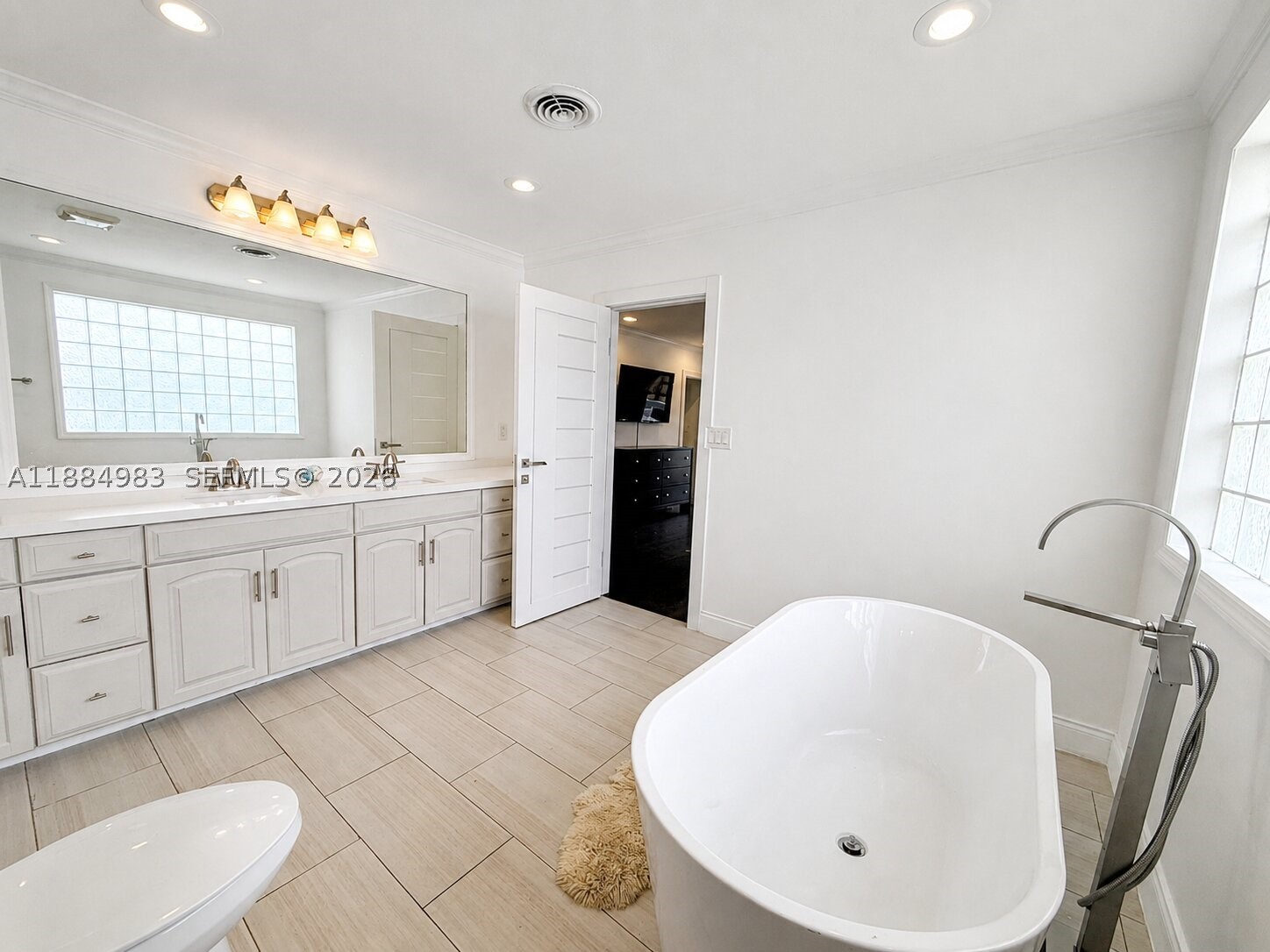 2830 NE 56 ct, Fort Lauderdale FL 33308