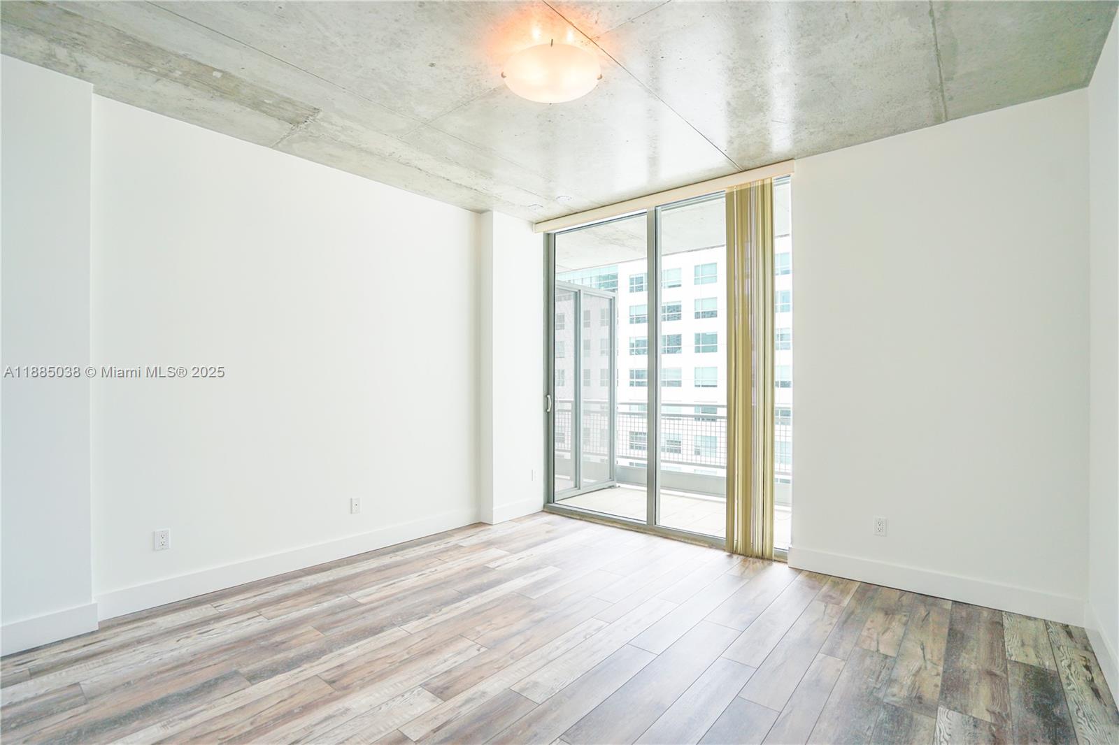 690 SW 1st Ct #2112, Miami FL 33130