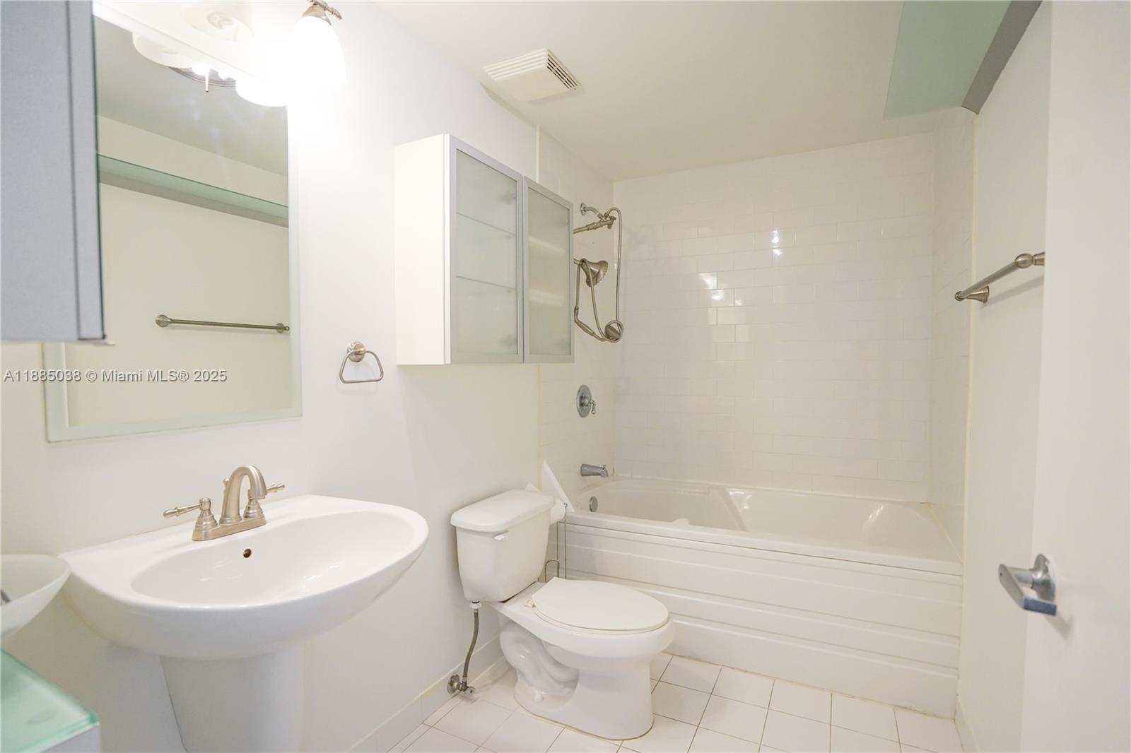 690 SW 1st Ct #2112, Miami FL 33130