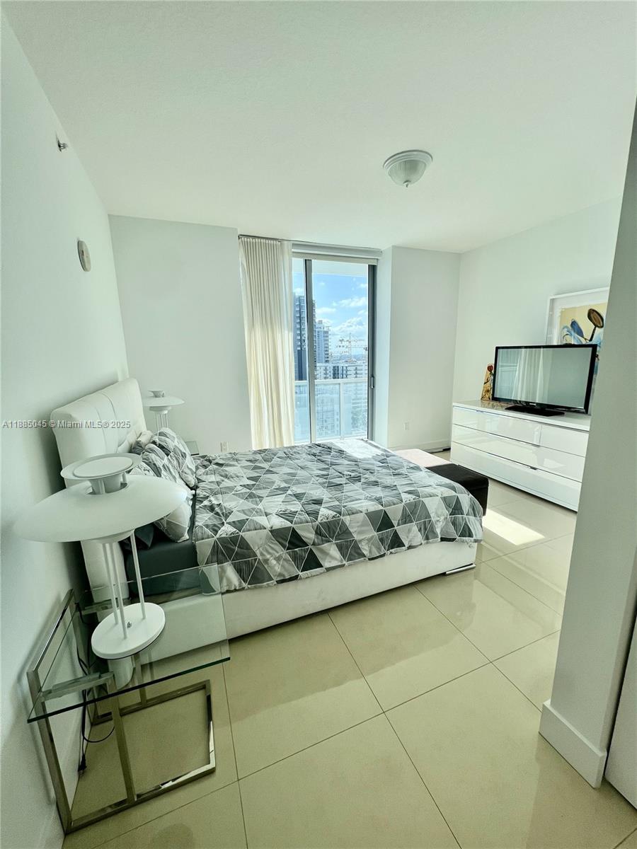 1111 SW 1st Ave #1914, Miami FL 33130