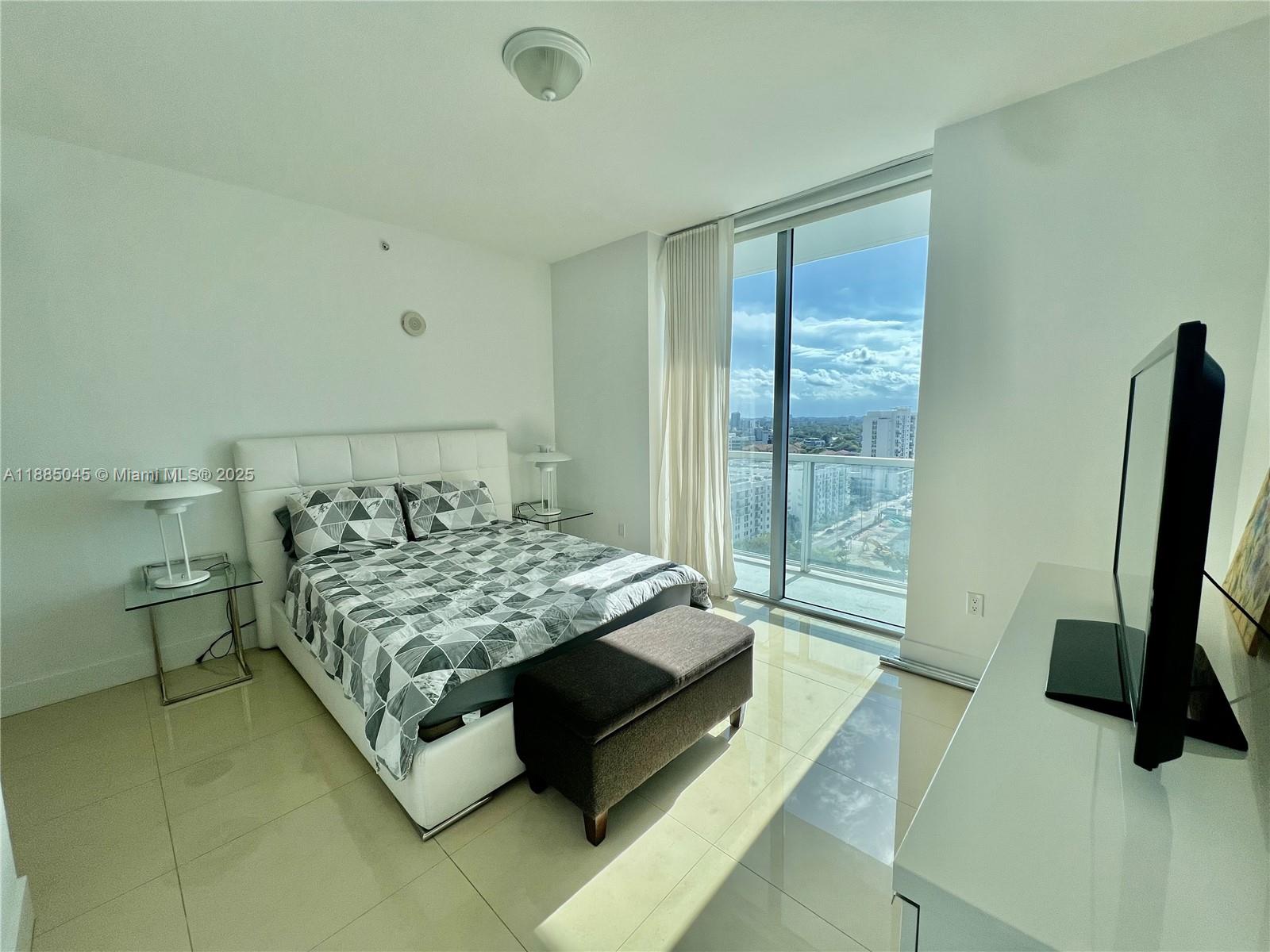 1111 SW 1st Ave #1914, Miami FL 33130