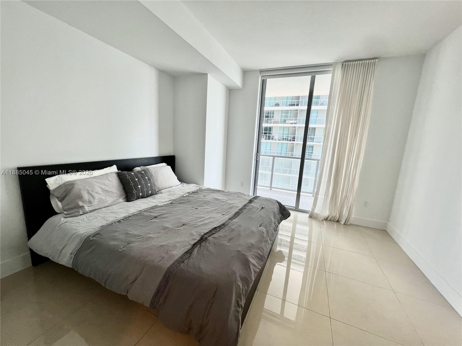 1111 SW 1st Ave #1914, Miami FL 33130