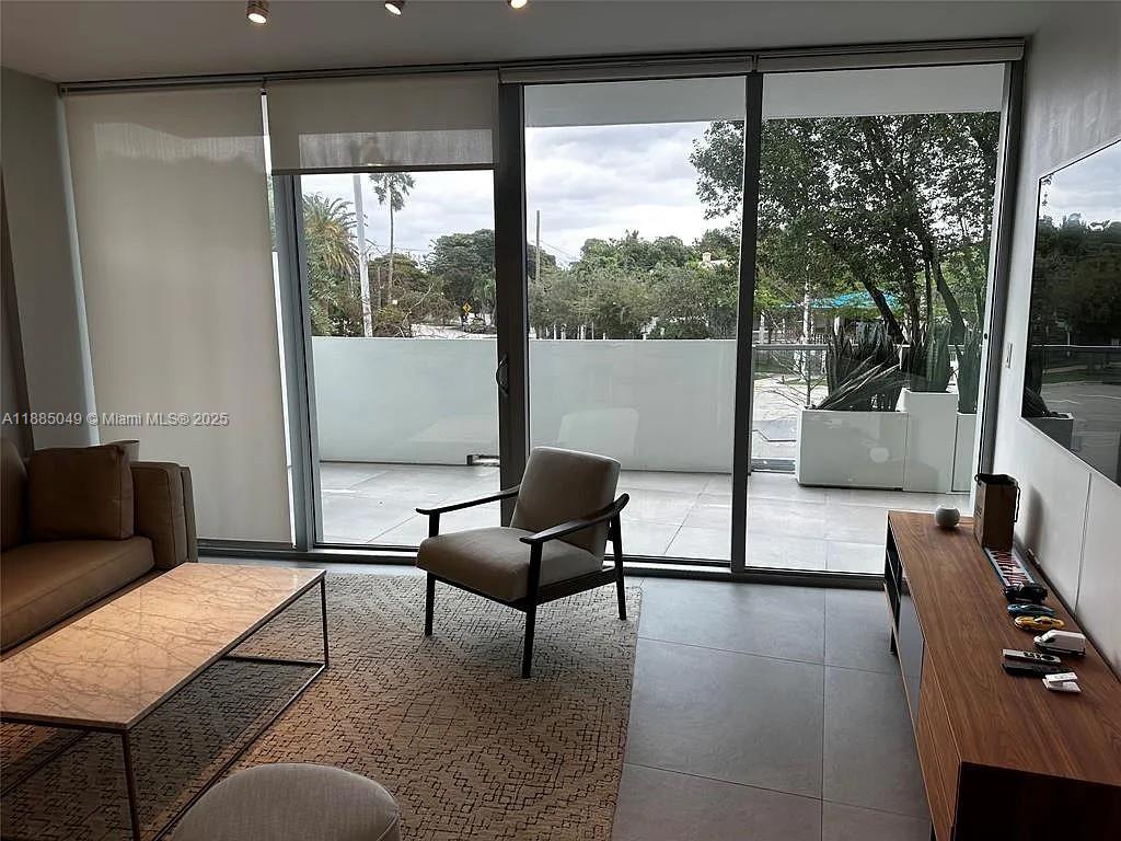 1201 20th St #208, Miami Beach FL 33139