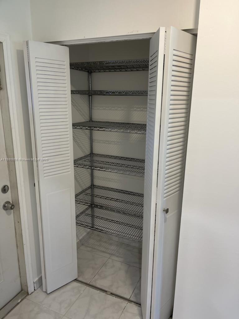 5051 W Oakland Park Blvd #204, Lauderdale Lakes FL 33313