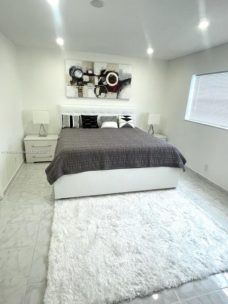 5051 W Oakland Park Blvd #204, Lauderdale Lakes FL 33313