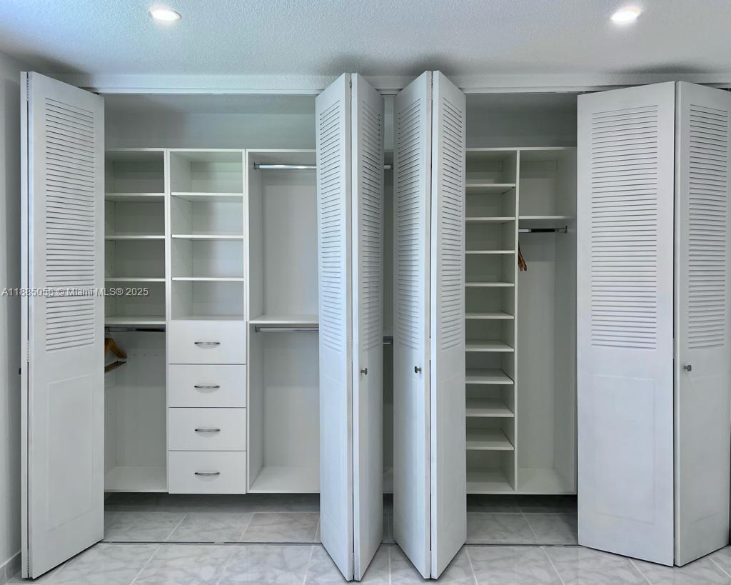 5051 W Oakland Park Blvd #204, Lauderdale Lakes FL 33313