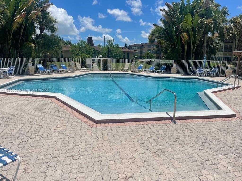 5051 W Oakland Park Blvd #204, Lauderdale Lakes FL 33313