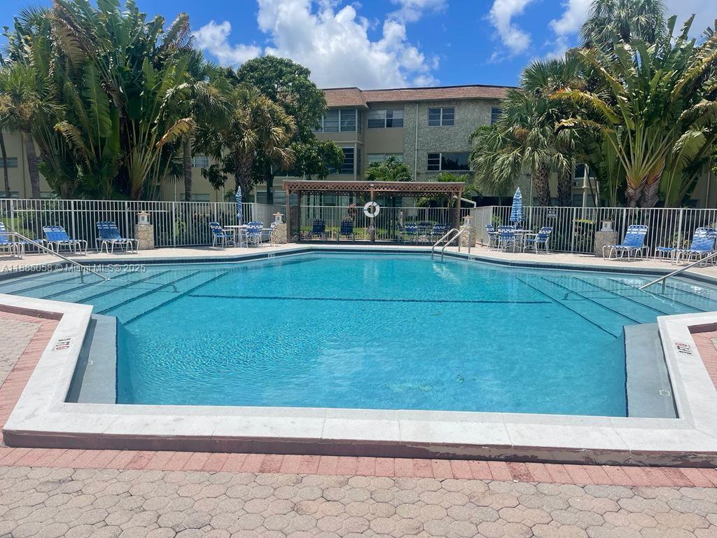 5051 W Oakland Park Blvd #204, Lauderdale Lakes FL 33313