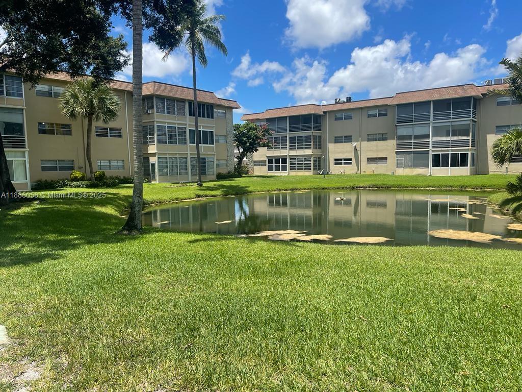 5051 W Oakland Park Blvd #204, Lauderdale Lakes FL 33313