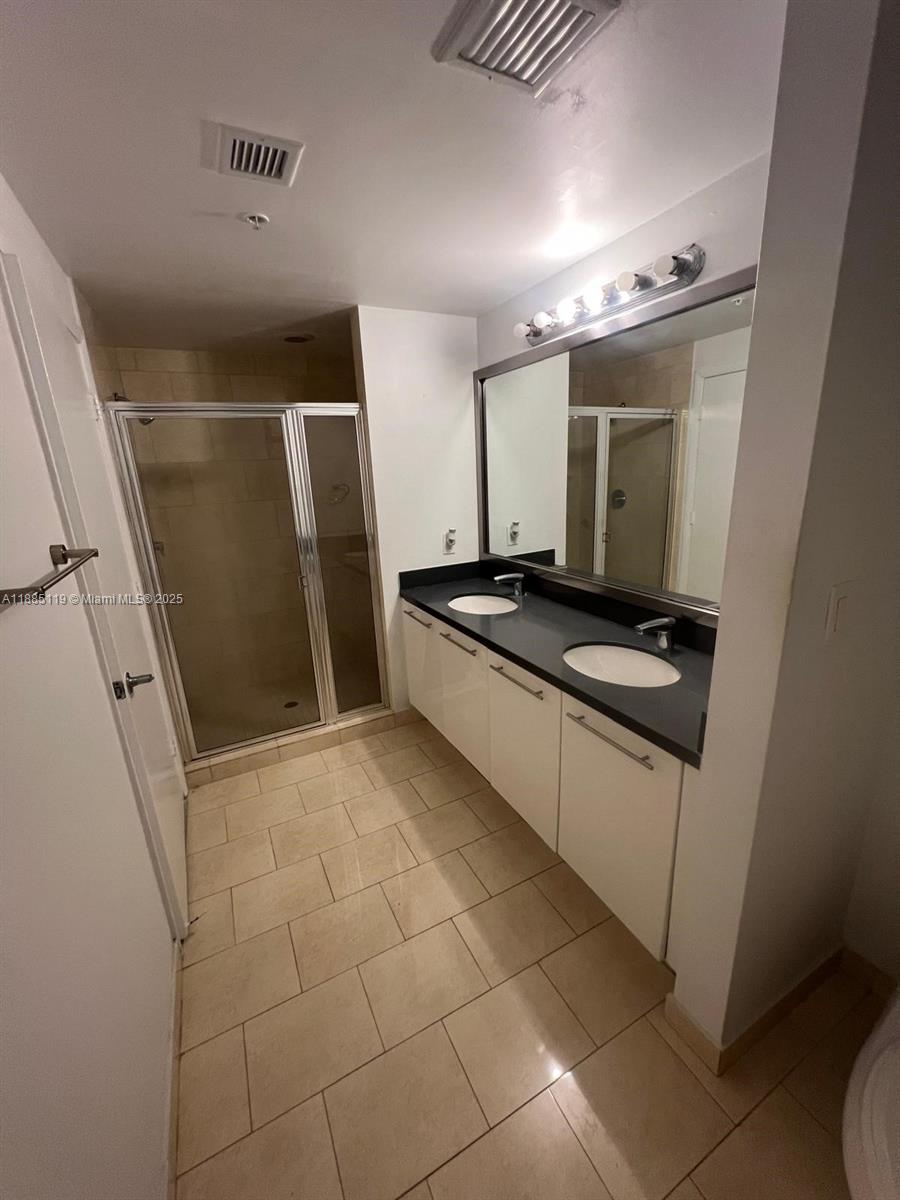 90 SW 3rd St #4208, Miami FL 33130