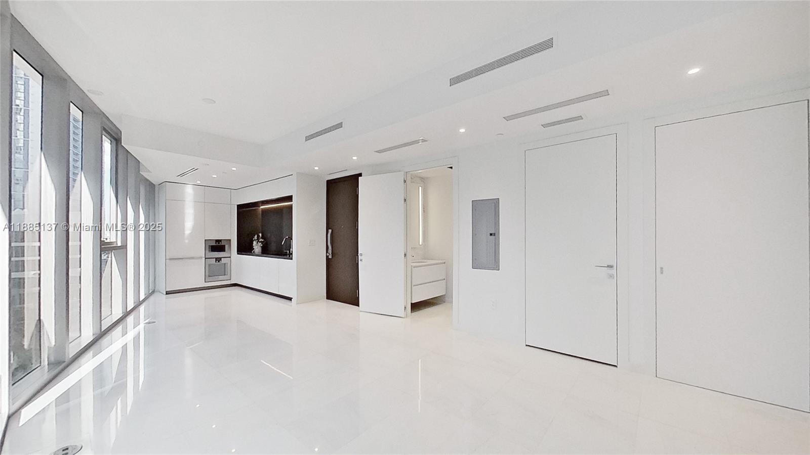 300 Biscayne Boulevard Way #506, Miami FL 33131