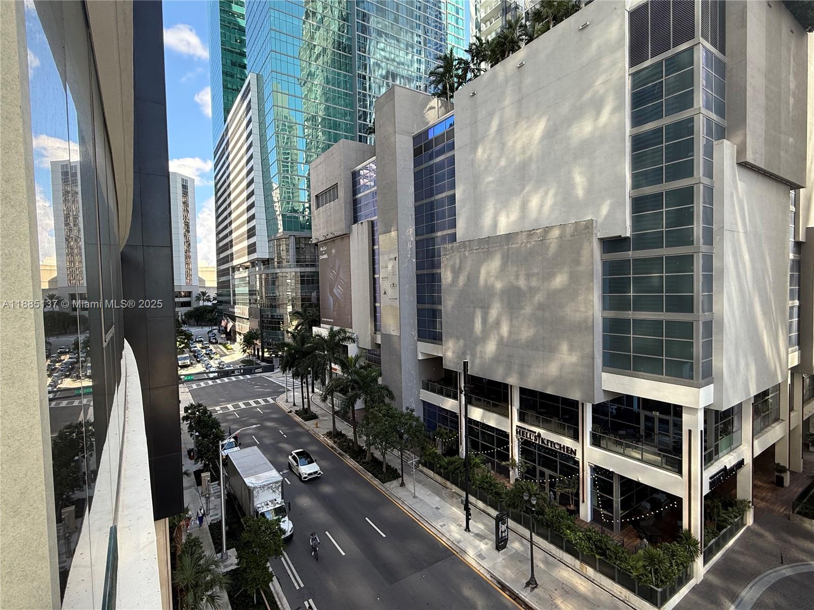300 Biscayne Boulevard Way #506, Miami FL 33131