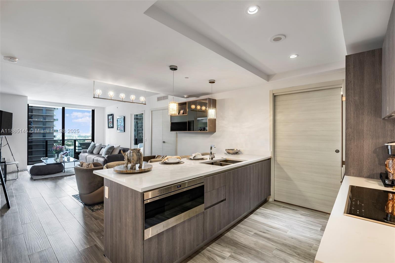 801 S Miami Ave #2810, Miami FL 33130
