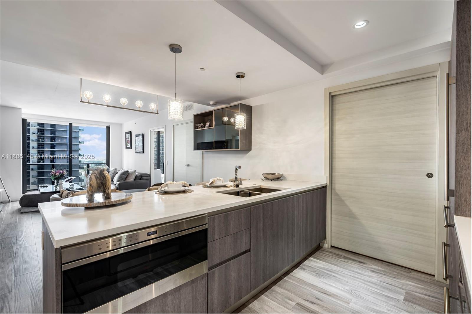 801 S Miami Ave #2810, Miami FL 33130