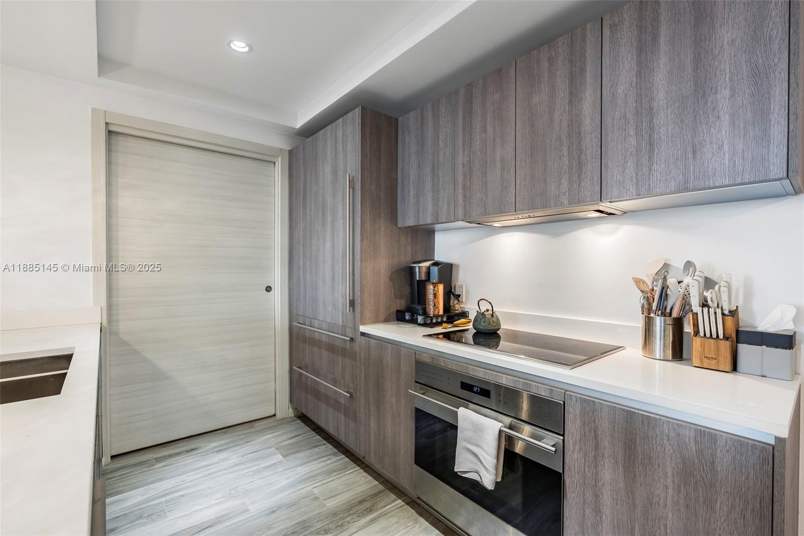 801 S Miami Ave #2810, Miami FL 33130