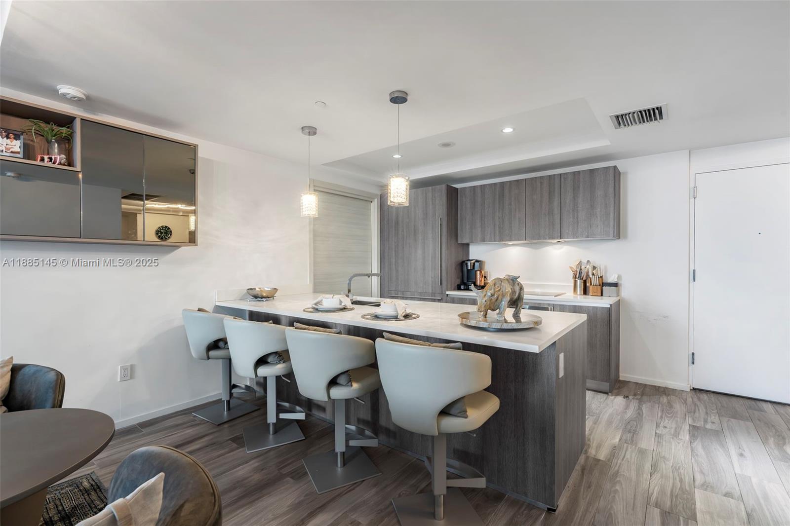 801 S Miami Ave #2810, Miami FL 33130