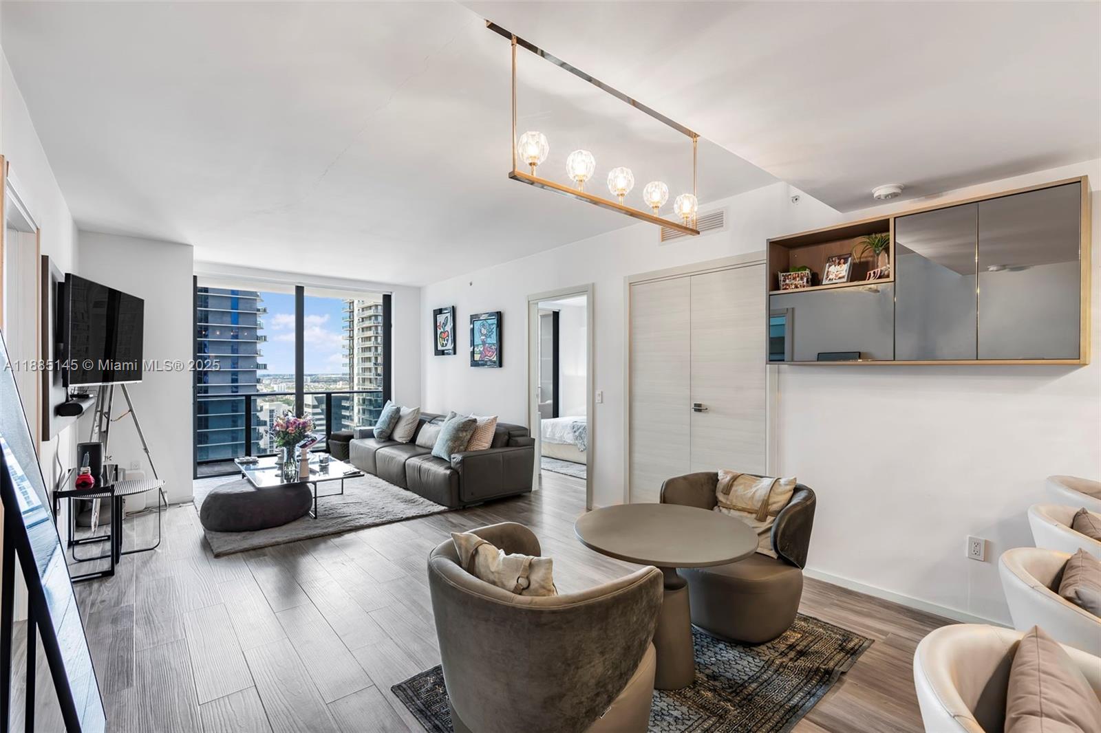 801 S Miami Ave #2810, Miami FL 33130