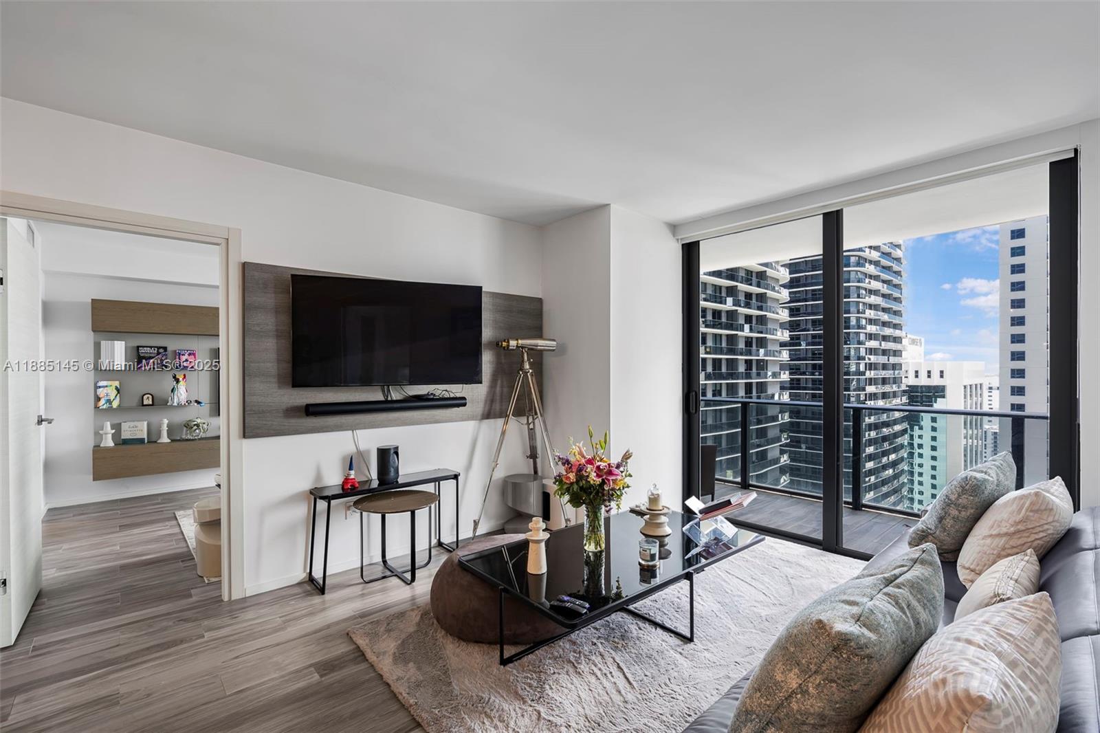 801 S Miami Ave #2810, Miami FL 33130