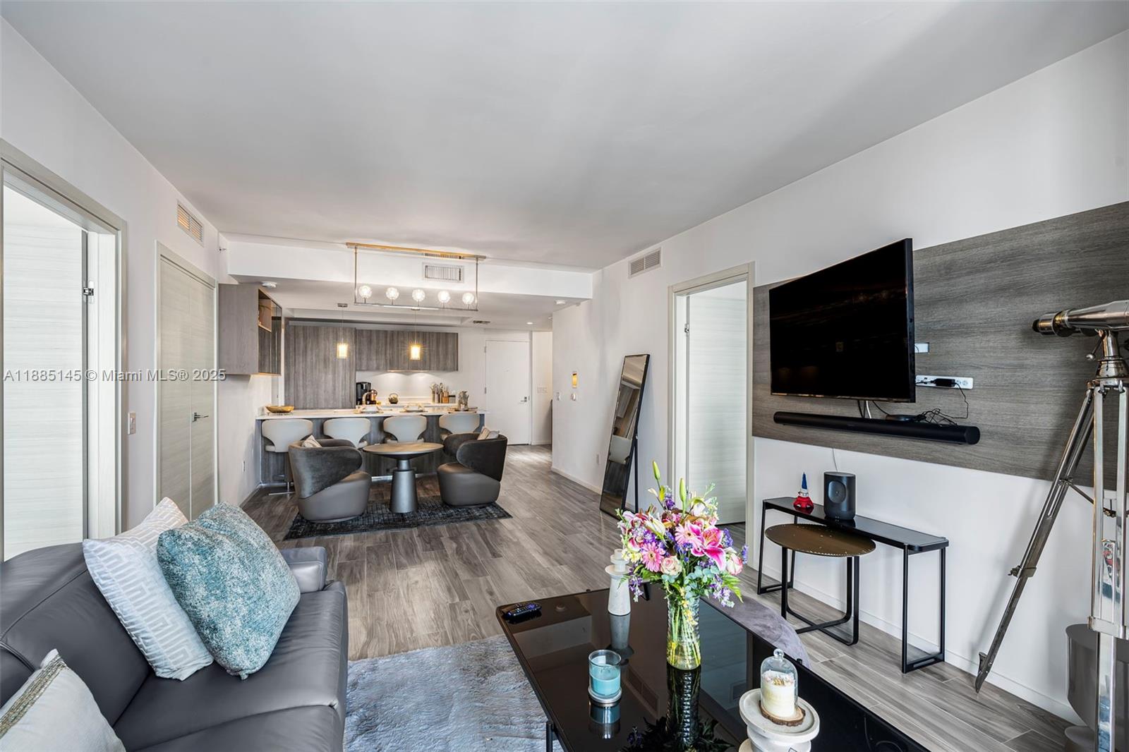 801 S Miami Ave #2810, Miami FL 33130