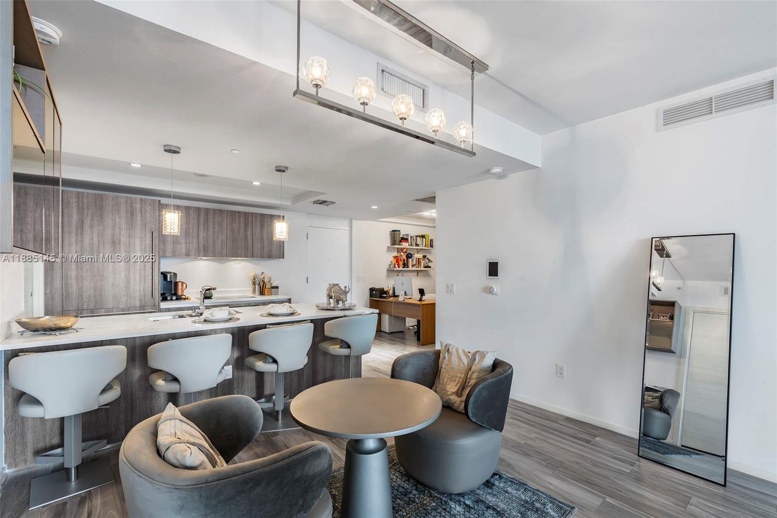 801 S Miami Ave #2810, Miami FL 33130