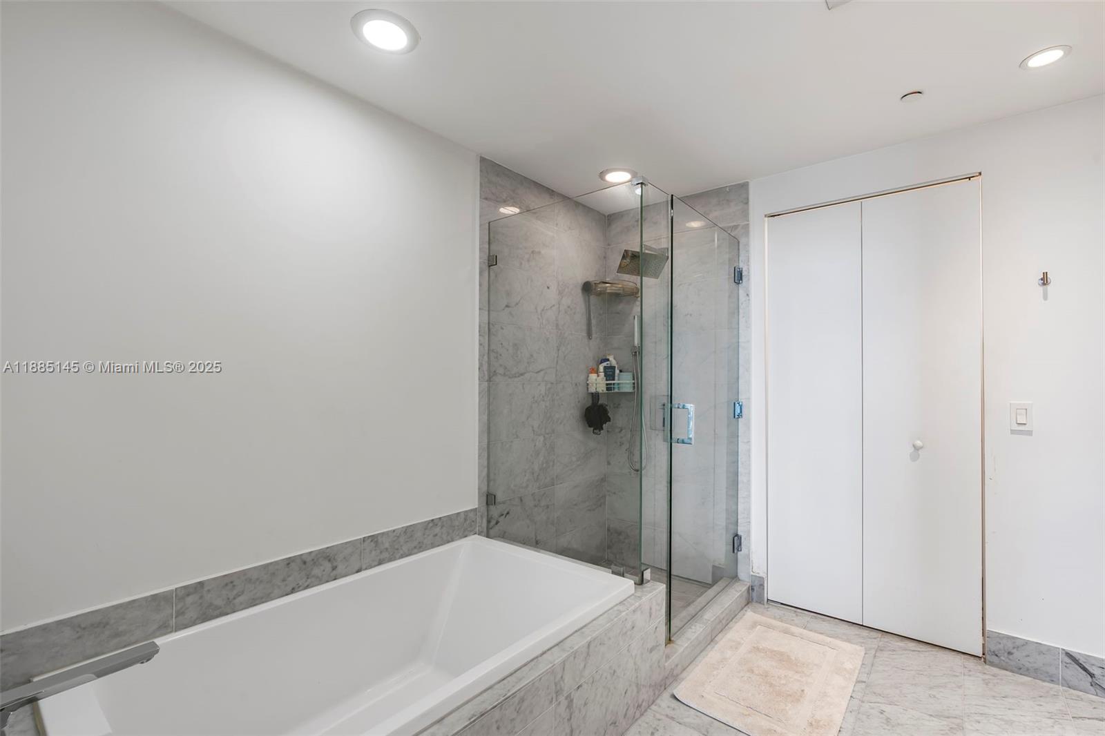 801 S Miami Ave #2810, Miami FL 33130