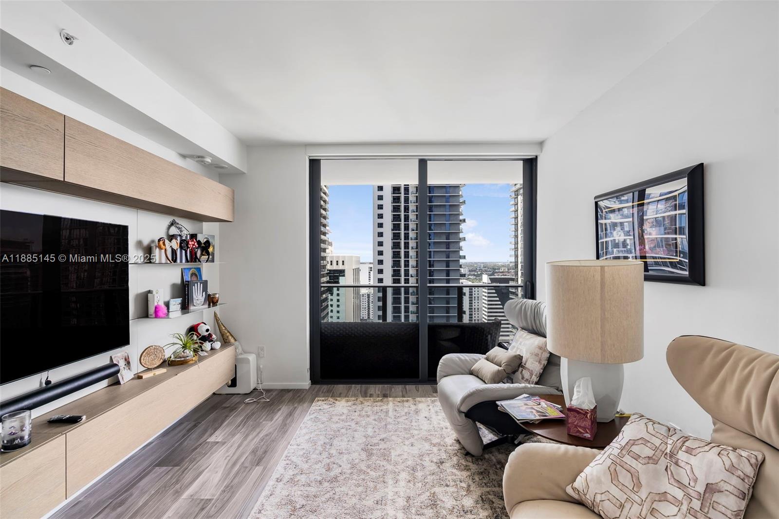 801 S Miami Ave #2810, Miami FL 33130