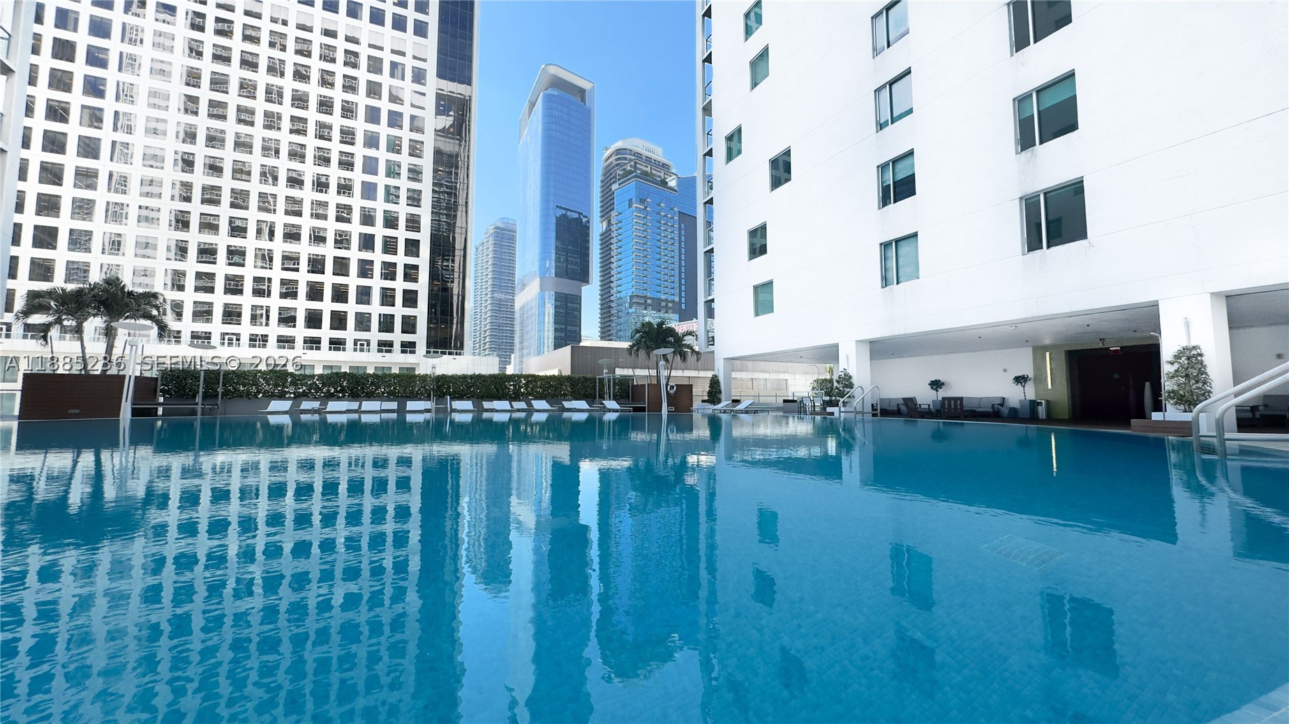 55 SE 6th St #3403, Miami FL 33131