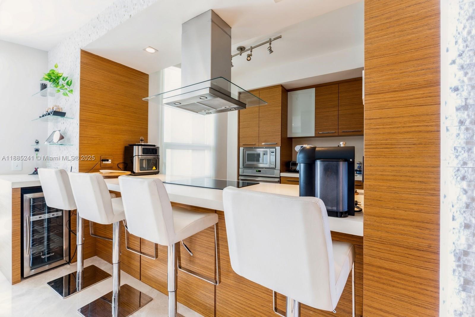 808 Brickell Key #1406, Miami FL 33131