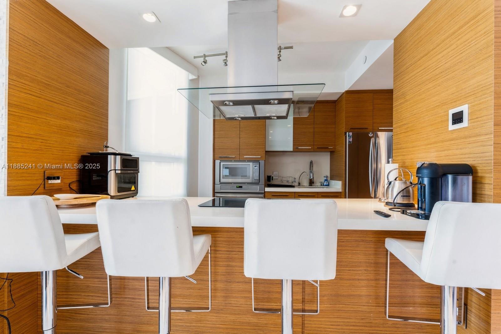 808 Brickell Key #1406, Miami FL 33131