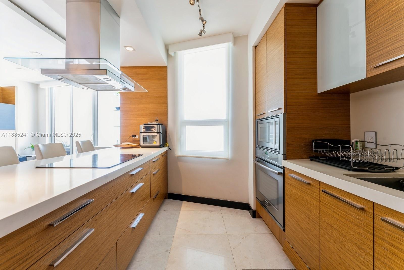 808 Brickell Key #1406, Miami FL 33131