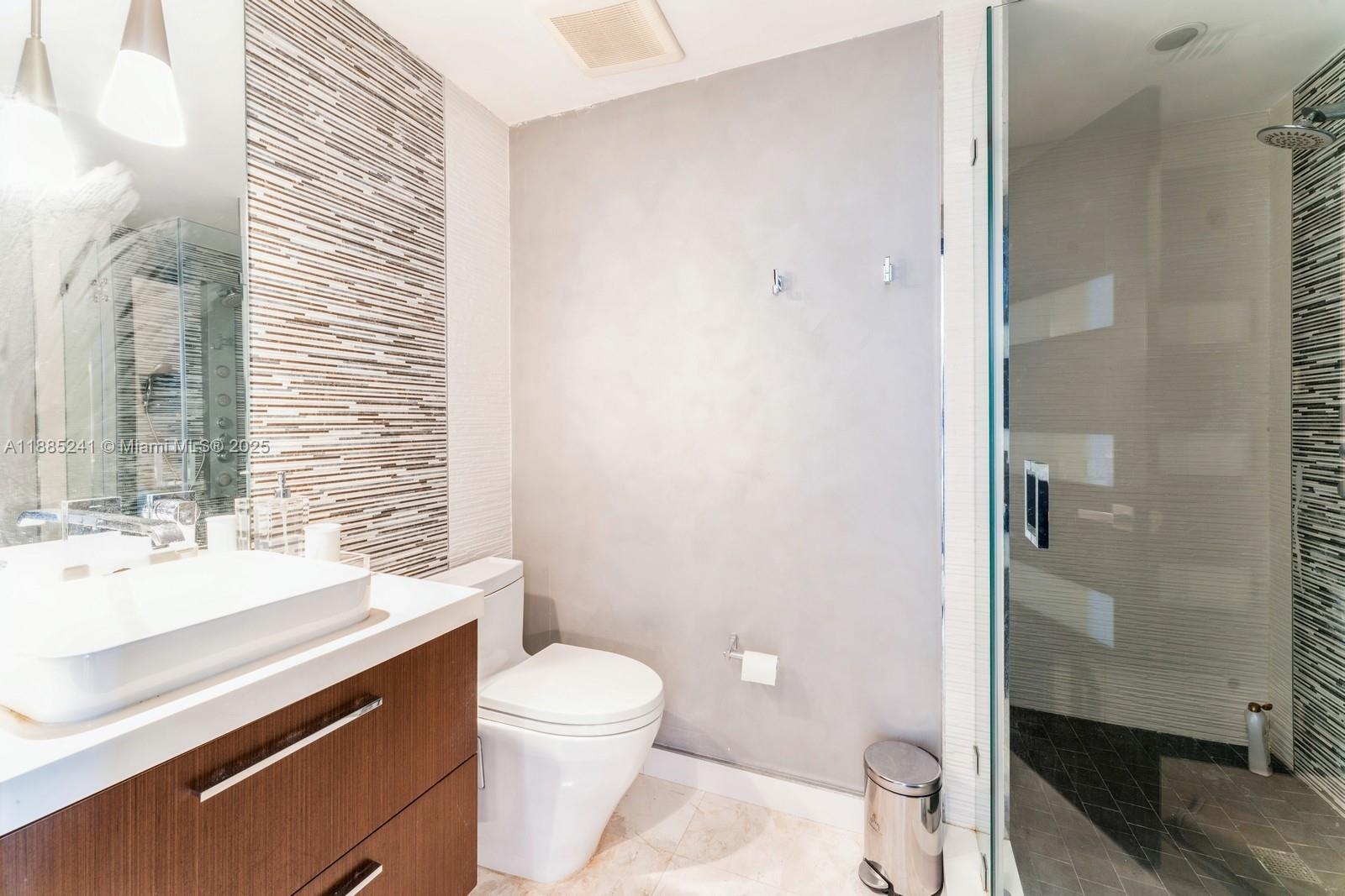 808 Brickell Key #1406, Miami FL 33131