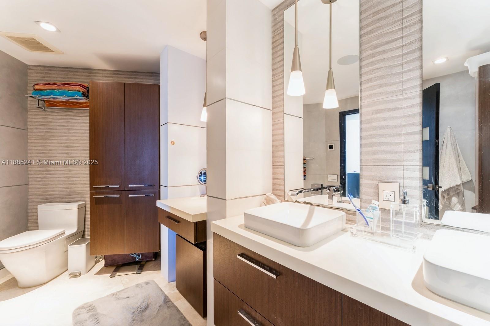 808 Brickell Key #1406, Miami FL 33131