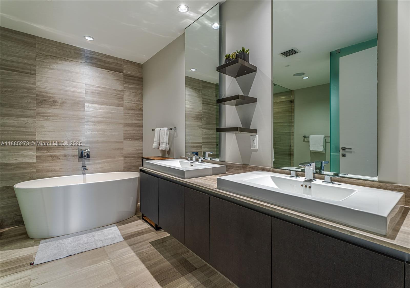 3250 NE 188th St #603, Aventura FL 33180