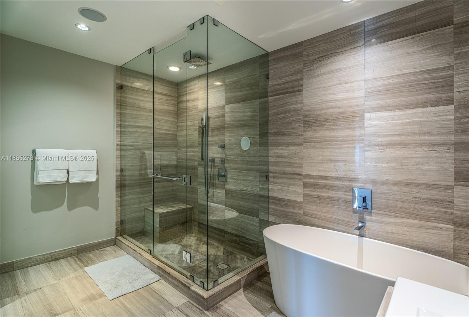 3250 NE 188th St #603, Aventura FL 33180