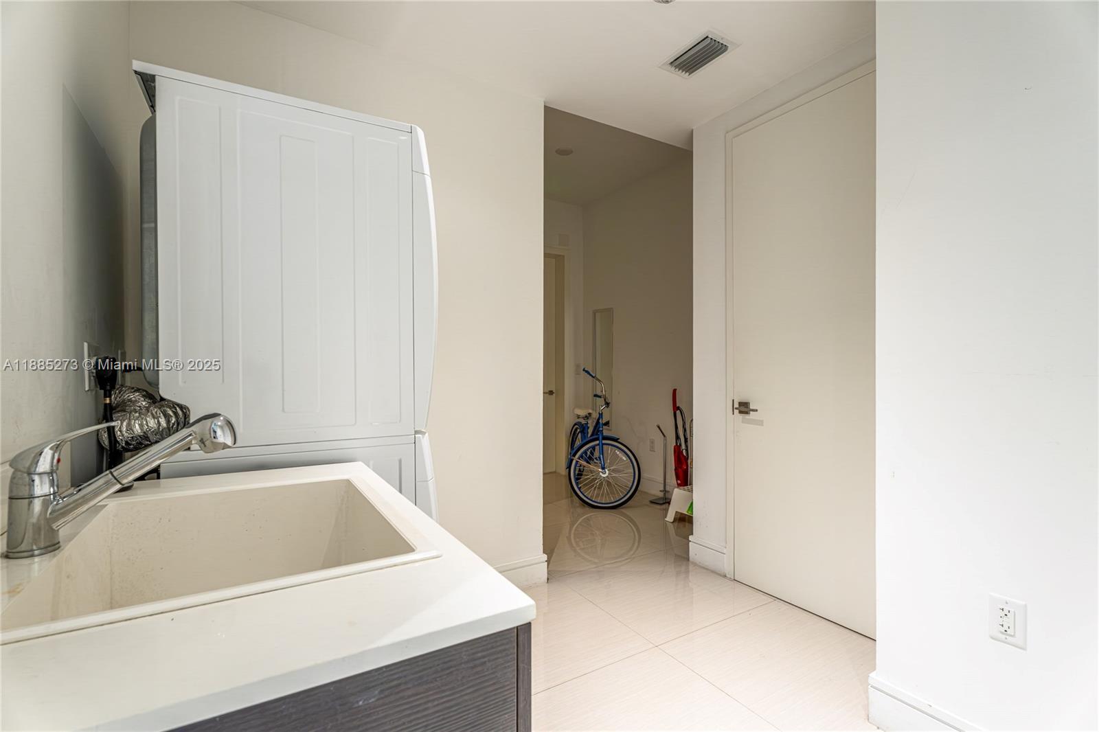 3250 NE 188th St #603, Aventura FL 33180