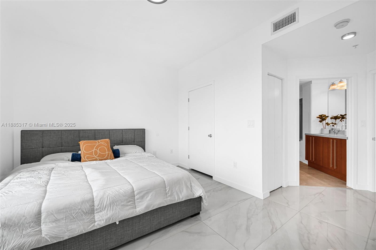 1111 SW 1st Ave #2714-N, Miami FL 33130