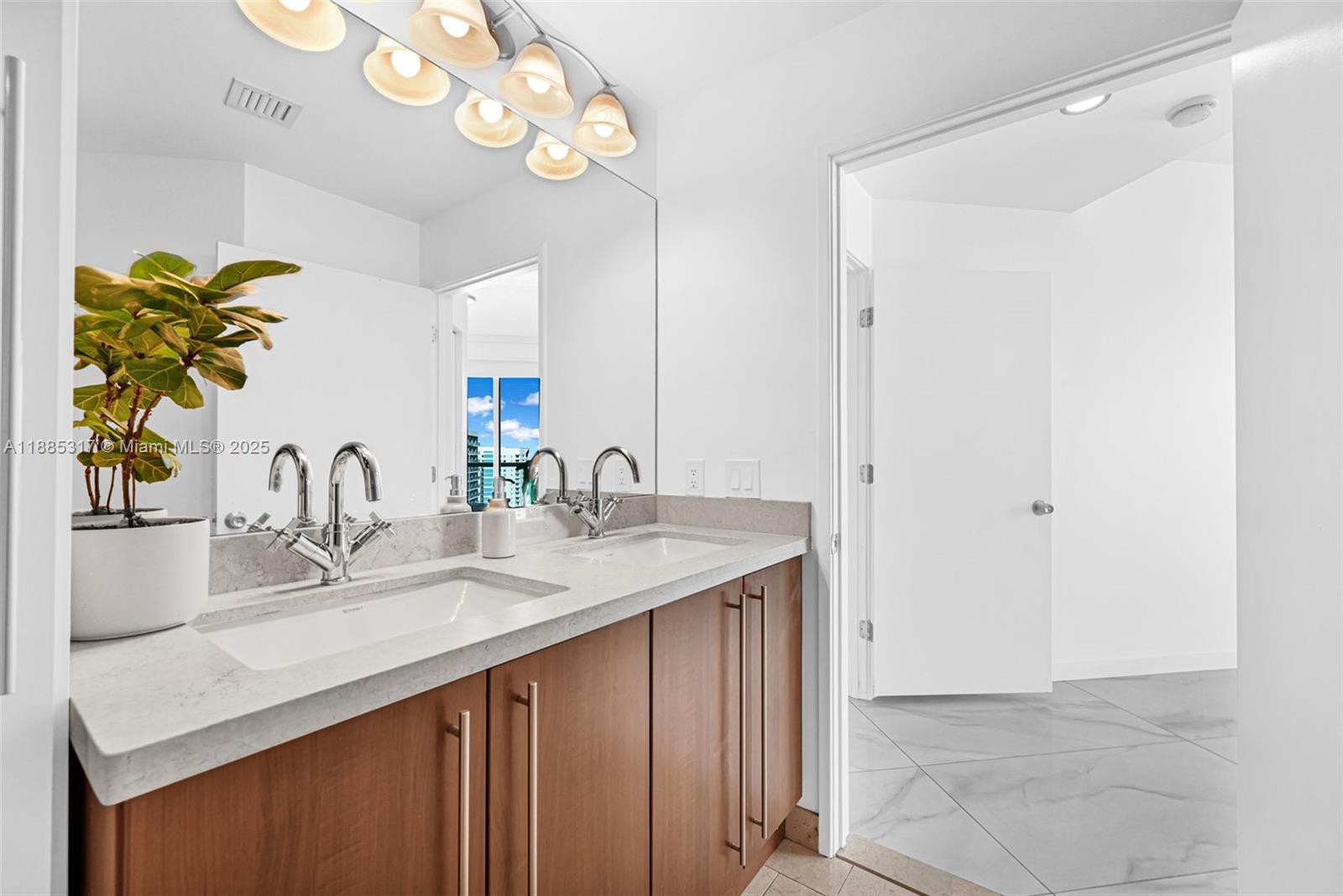 1111 SW 1st Ave #2714-N, Miami FL 33130