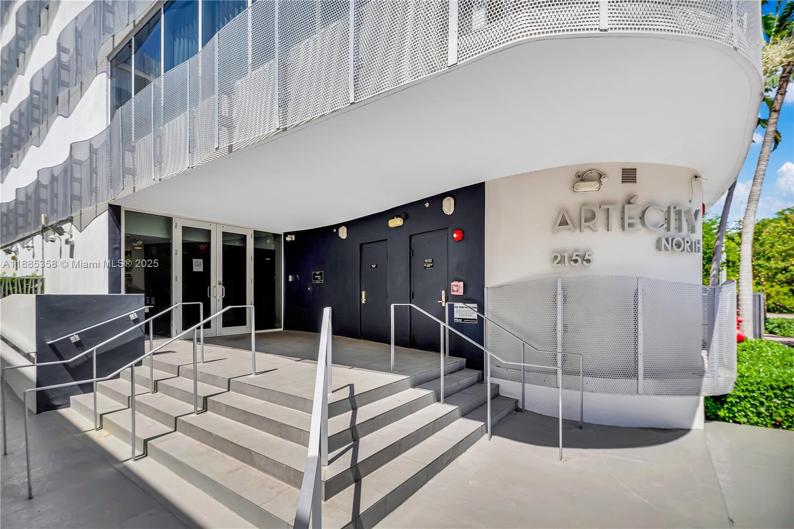 2155 Washington Ct #402, Miami Beach FL 33139
