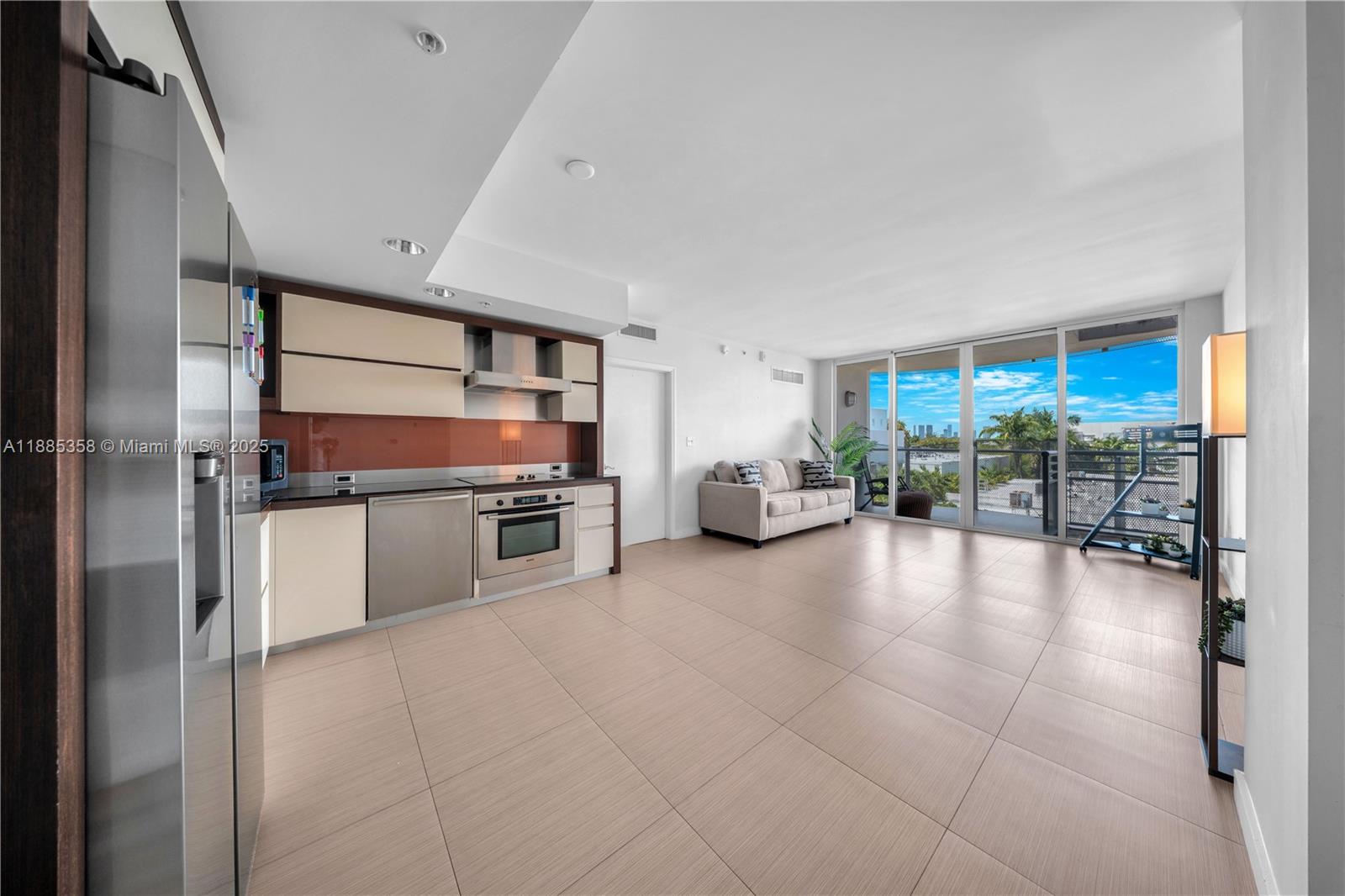 2155 Washington Ct #402, Miami Beach FL 33139