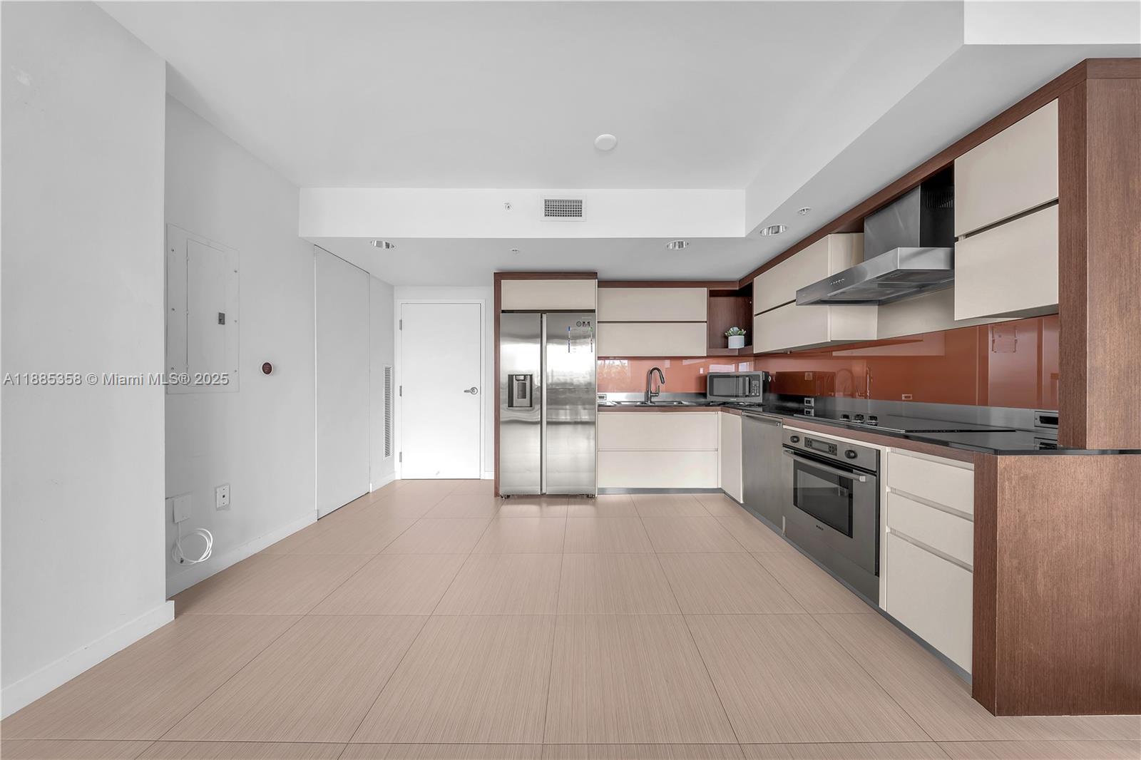 2155 Washington Ct #402, Miami Beach FL 33139