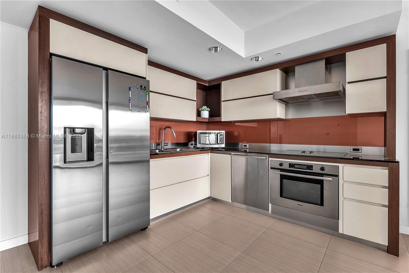2155 Washington Ct #402, Miami Beach FL 33139