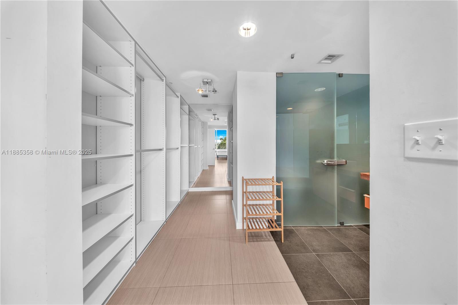 2155 Washington Ct #402, Miami Beach FL 33139