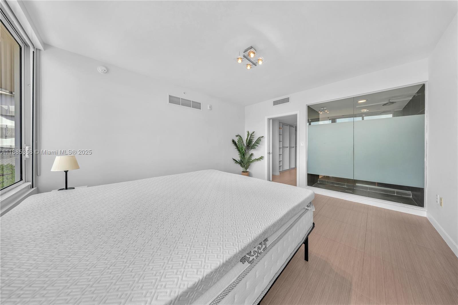 2155 Washington Ct #402, Miami Beach FL 33139