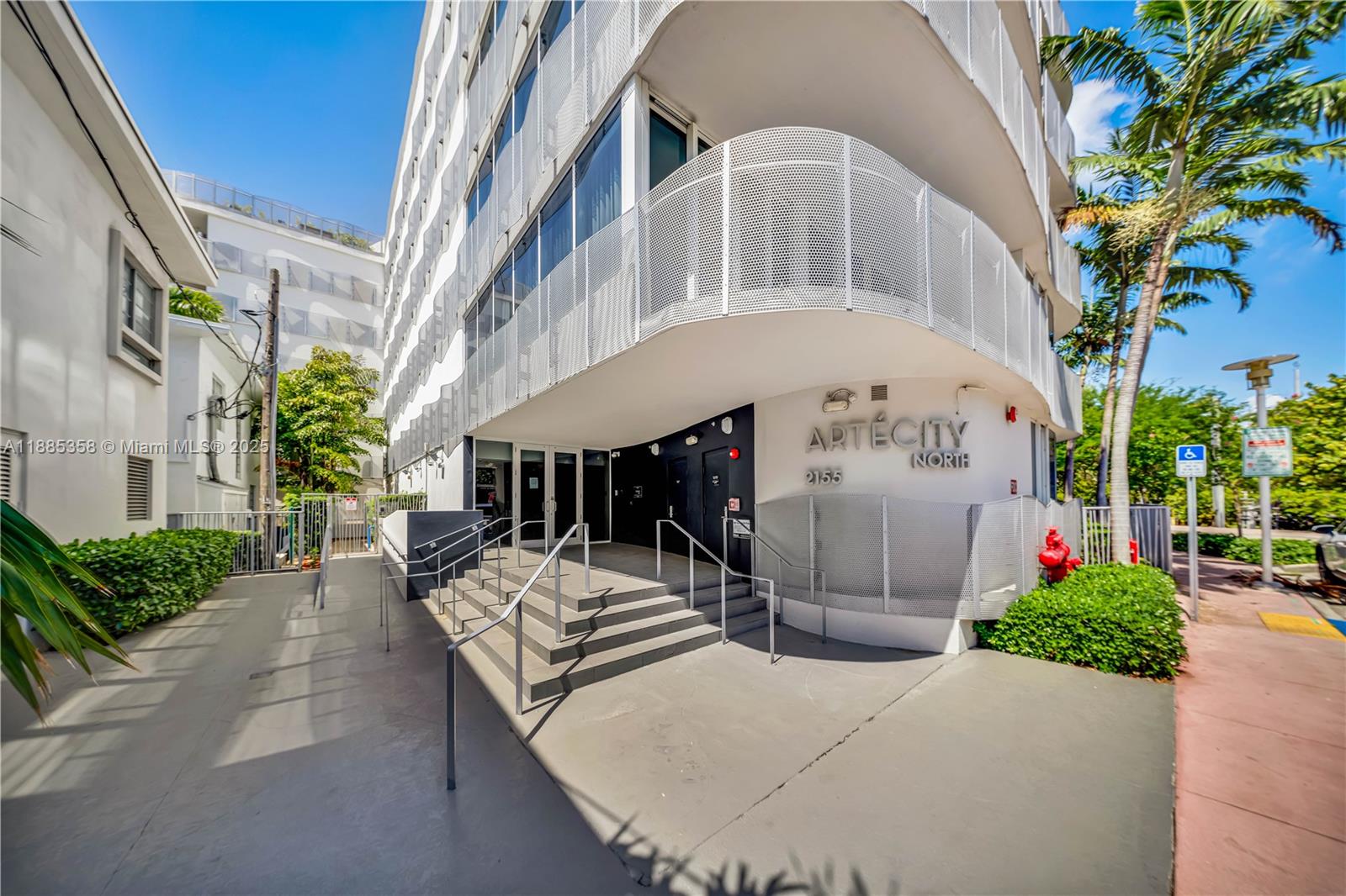 2155 Washington Ct #402, Miami Beach FL 33139