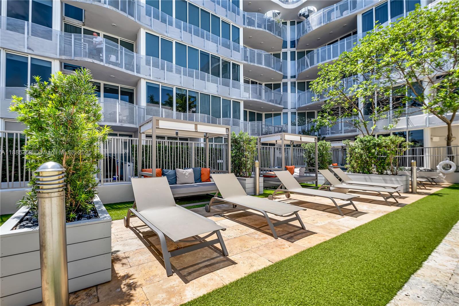 2155 Washington Ct #402, Miami Beach FL 33139