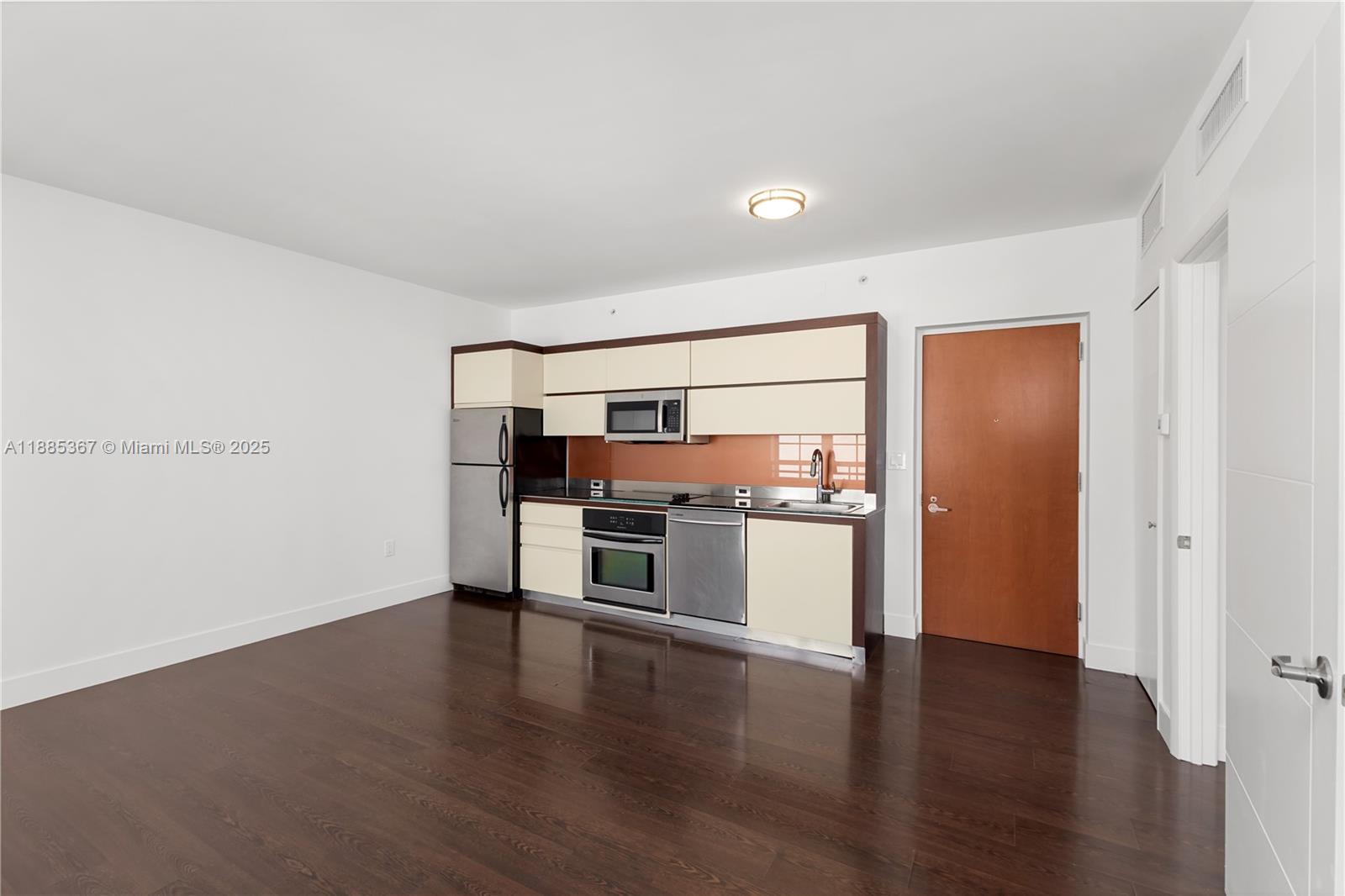 435 21st St #306, Miami Beach FL 33139